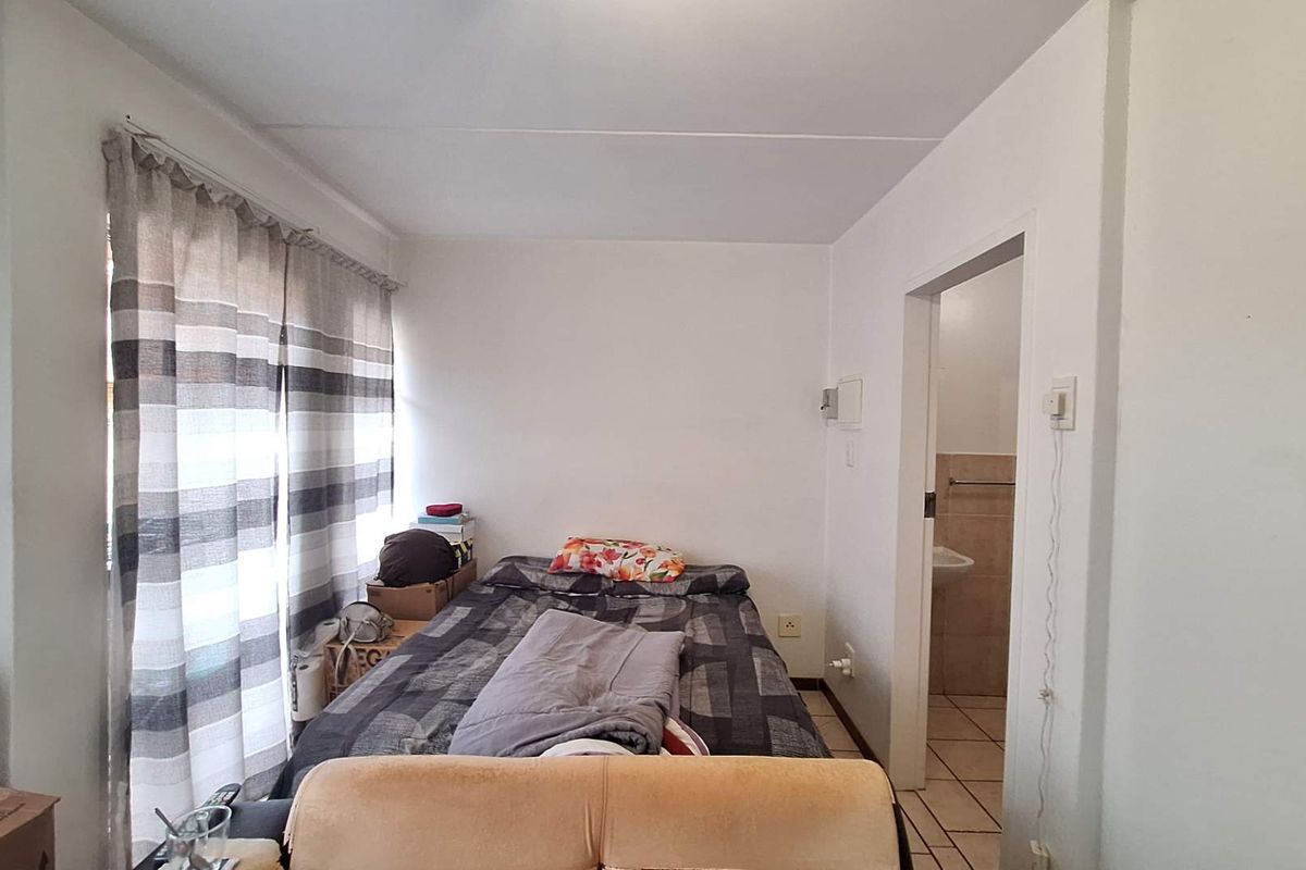Bachelor Apartment in Richmond - Photo 5