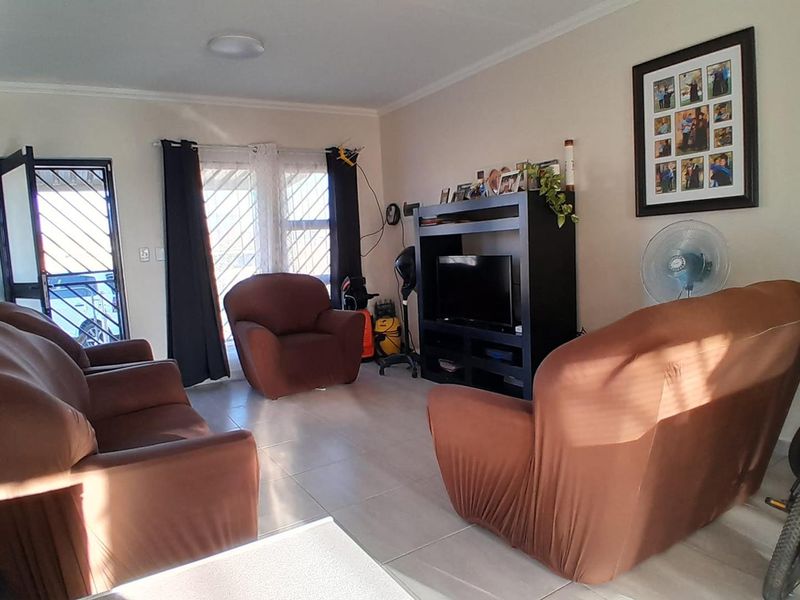 2 Bedroom House For Sale in Osona Village - Photo 5