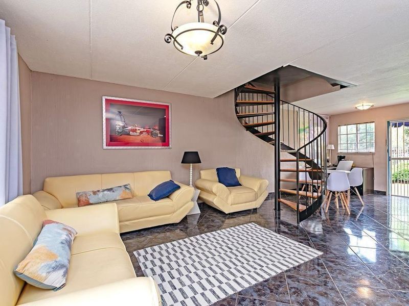 2 Bedroom Duplex Unit in the Heart of Lyndhurst - Photo 10