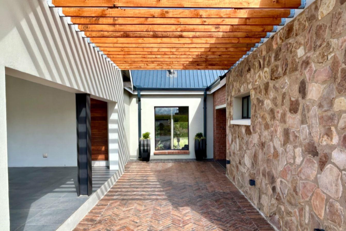 INCOME GERERATING HOME State of the art home in Highland Gate Golf  and Trout Estate - Photo 3