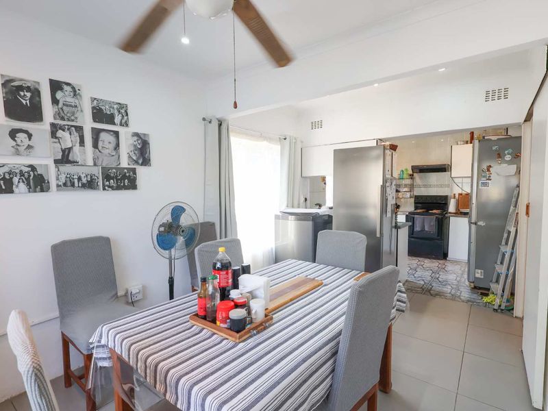 ENTERTAINER'S DREAM WITH INCOME-PRODUCING GRANNY FLAT! - Photo 9