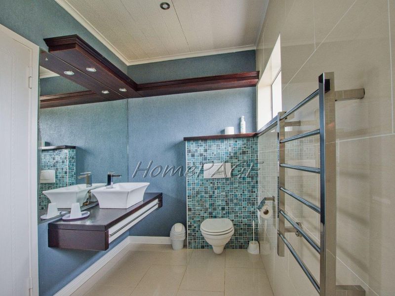 Swakopmund:  BEAUTIFUL UPMARKET Guesthouse is for Sale - Photo 7
