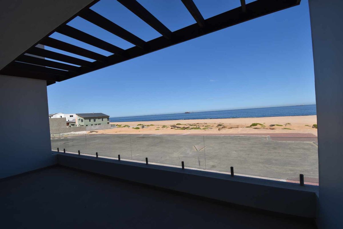 Wake Up to the Waves - Photo 3