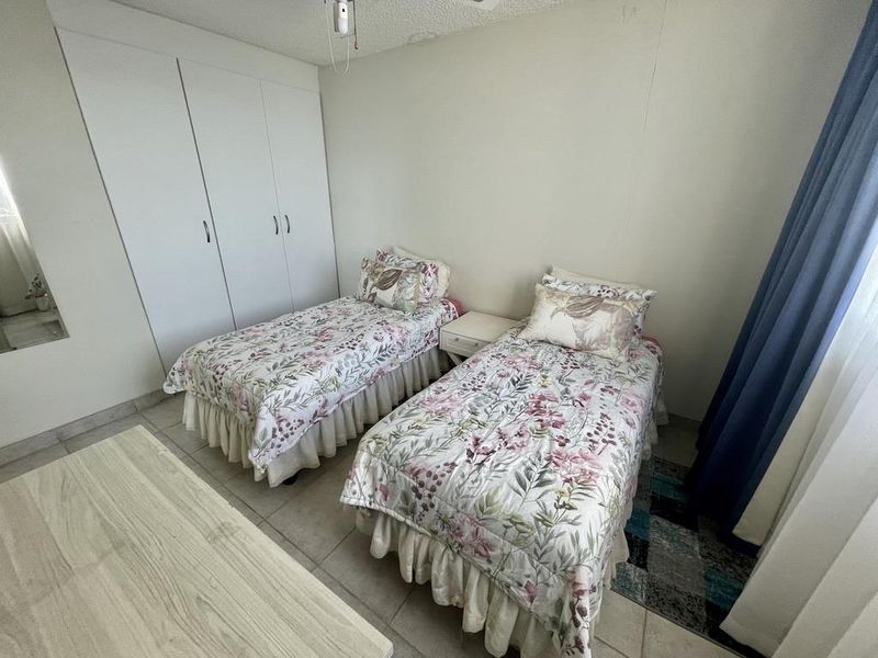 Hendra - Fully Furnished Beachfront Apartment with Stunning Sea Views - Photo 9