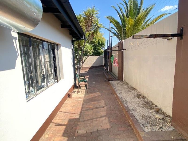 Commercial/Residential Investment Property For Sale In Windhoek west - Photo 6