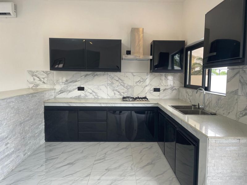 Contemporary Newly Built Villa with Rooftop Views – 5 Minutes from Super U, Grand Baie - Photo 4