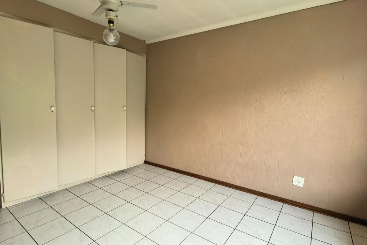 Charming and Practical Home in Verwoerdpark, Alberton - Photo 2