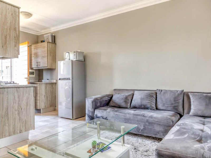 2 bedroom apartment for sale in Midrand. - Photo 4