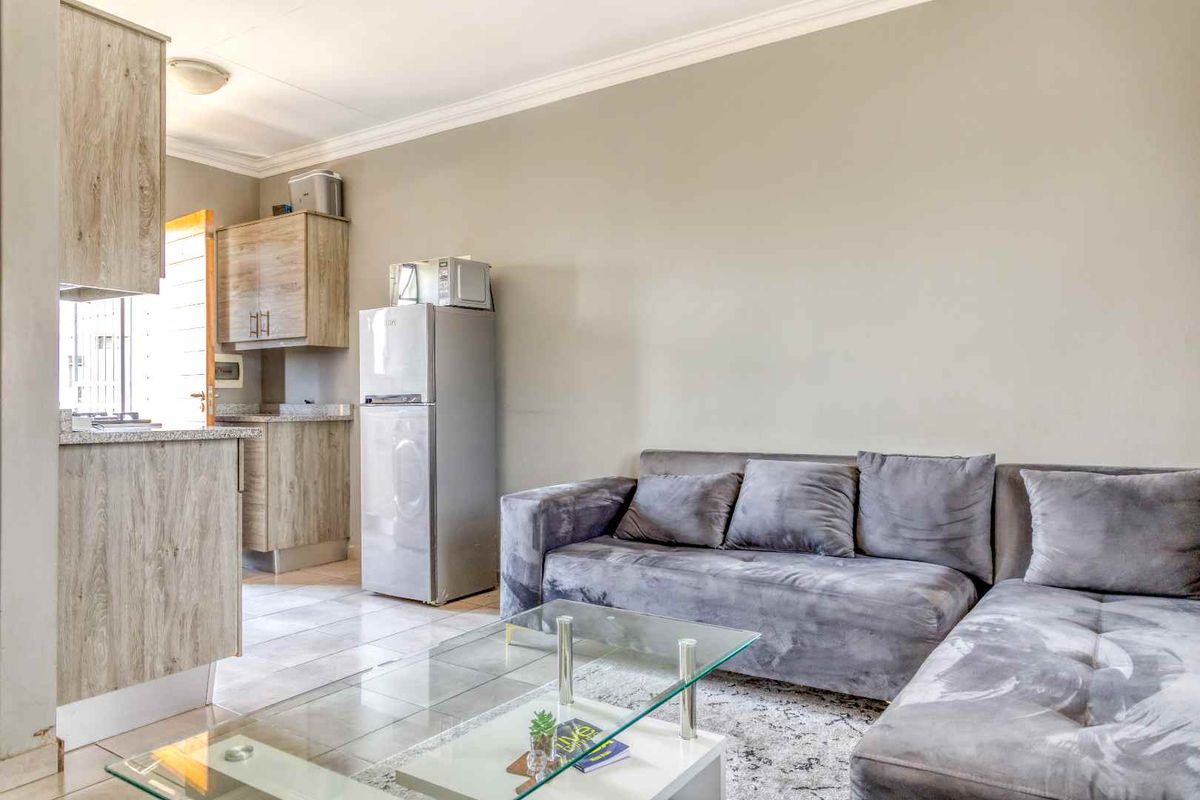2 bedroom apartment for sale in Midrand. - Photo 4