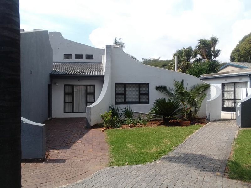 House for Rent in Norkem Park Kempton Park - Photo 3