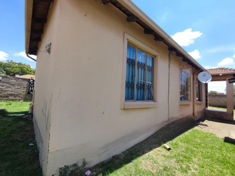 5 Bedroom House for Sale in Cosmo City - Photo 3