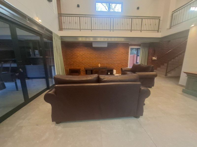 Ultra-Modern Two-Level Smart Home with Exceptional Solar Power, Security & Privacy - Photo 7