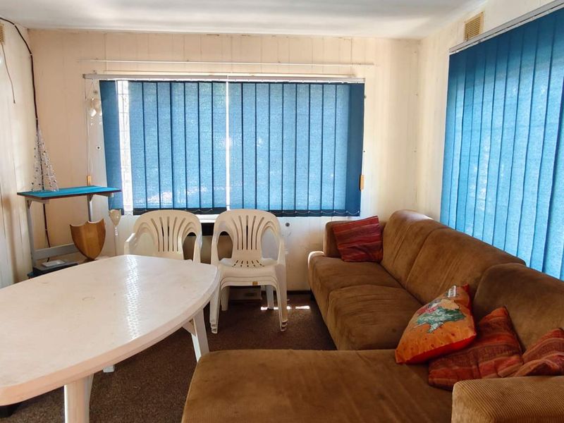 Charming Brick-Cladded Container Home: Perfect for Holiday Getaways or Small Families - Photo 6