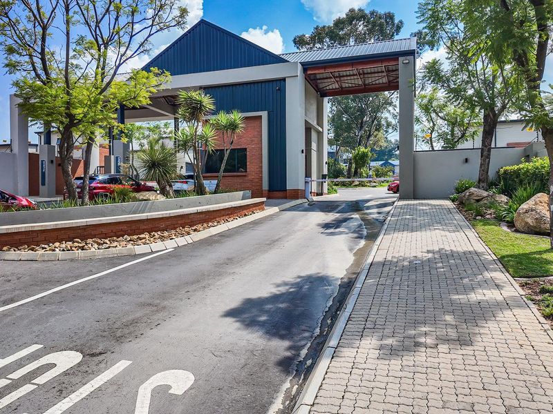 Luxury 2 Bedroom 2 Bathroom Cluster at the Lincoln - Photo 7