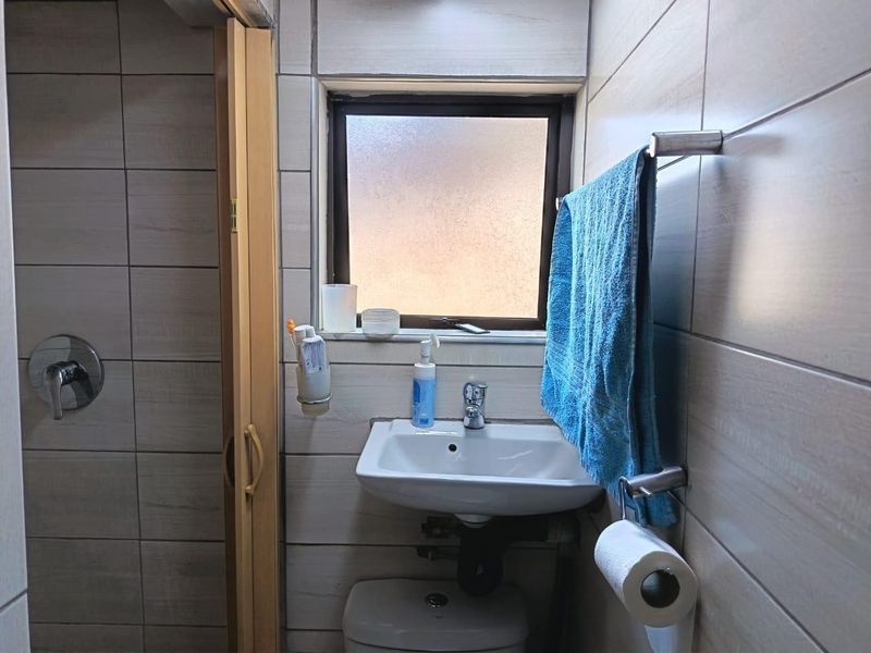 3 Bedroom House for sale in Motford - Photo 10