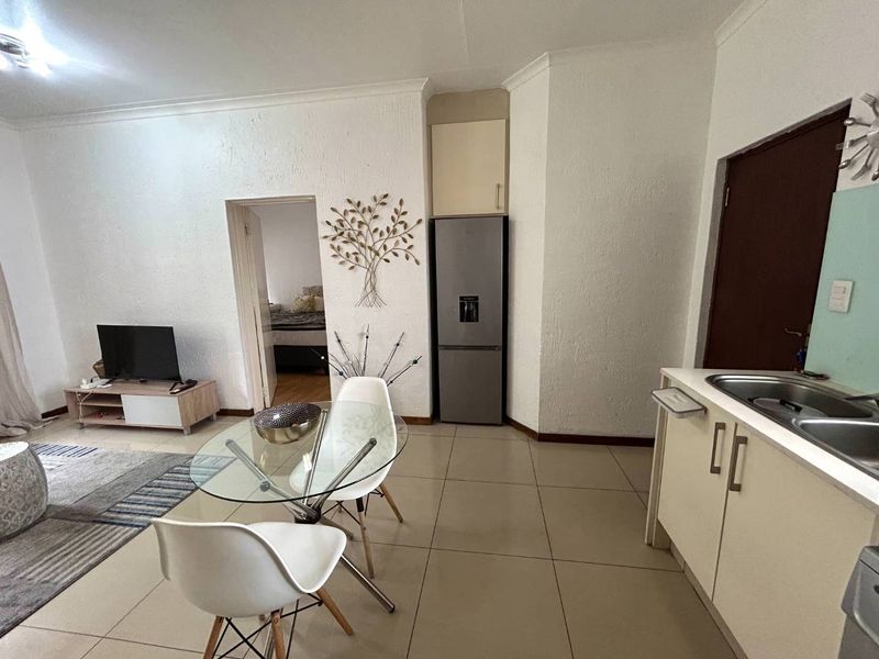 Lovely 1 bedroom, 1 bathroom 1st floor apartment avaiable in Paulshof - Photo 3
