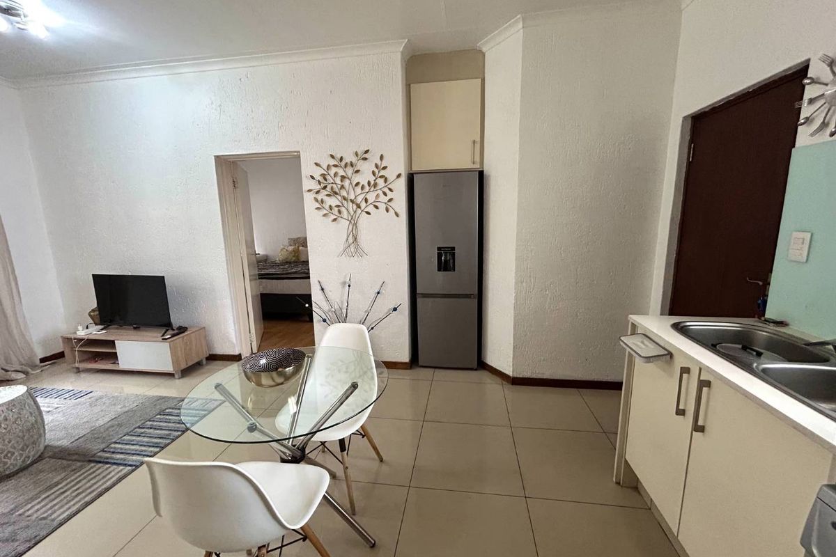 Lovely 1 bedroom, 1 bathroom 1st floor apartment avaiable in Paulshof - Photo 3