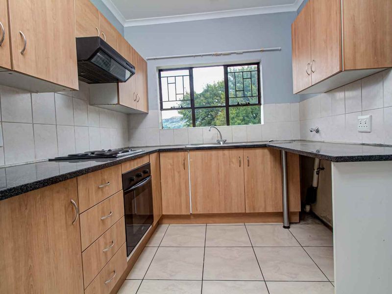 Secure Living Near Top Shopping & Entertainment Hubs - Photo 2