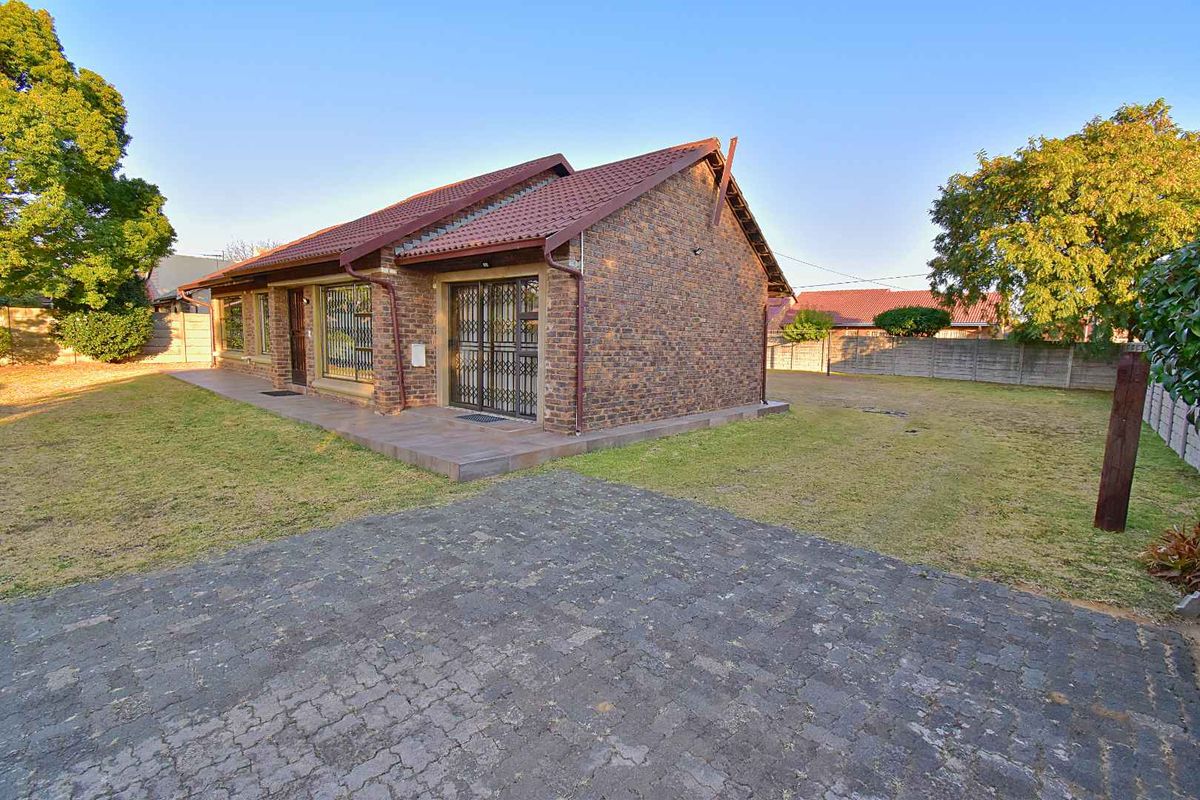 Perfect Starter Home - Photo 2