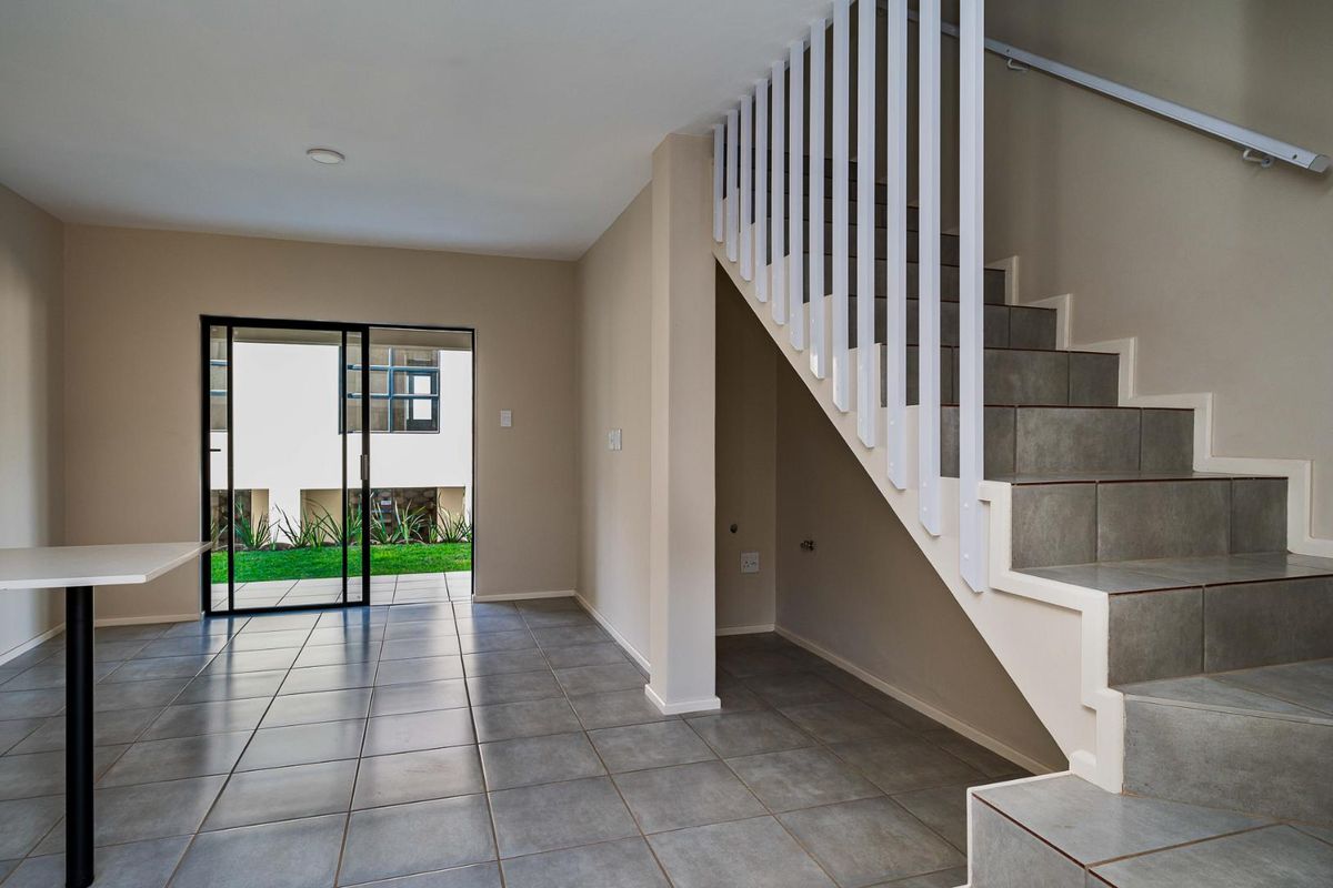 Kings Gate Estate 2 Bedroom Duplex - Photo 4