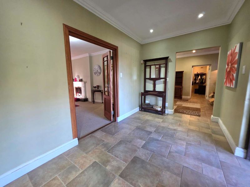Central Hillcrest Gem with Bachelor Flat - Photo 8