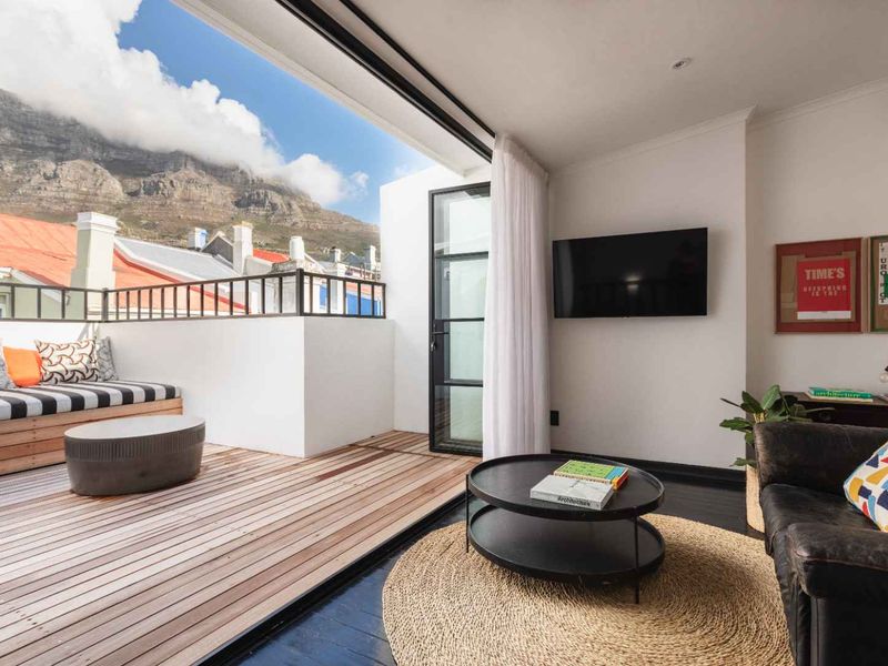 Exquisite Newly Renovated Victorian Residence in Prestigious Oranjezicht - Photo 4