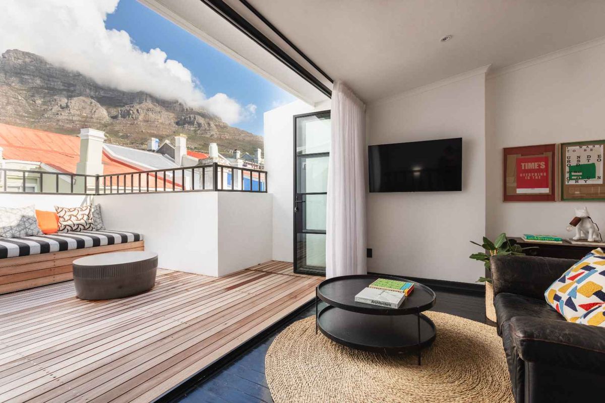 Exquisite Newly Renovated Victorian Residence in Prestigious Oranjezicht - Photo 4