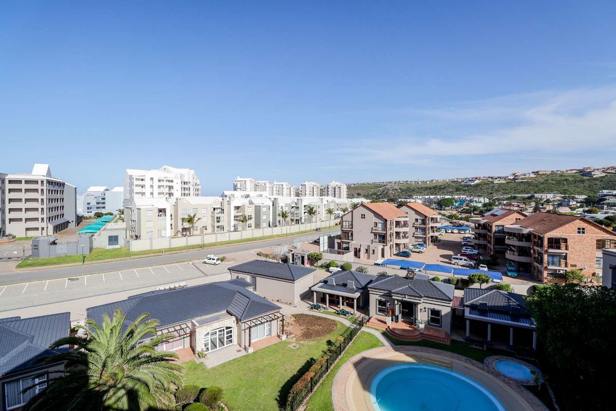 Stunning 116m2 Apartment in Diaz Beach, Mossel Bay - Photo 2