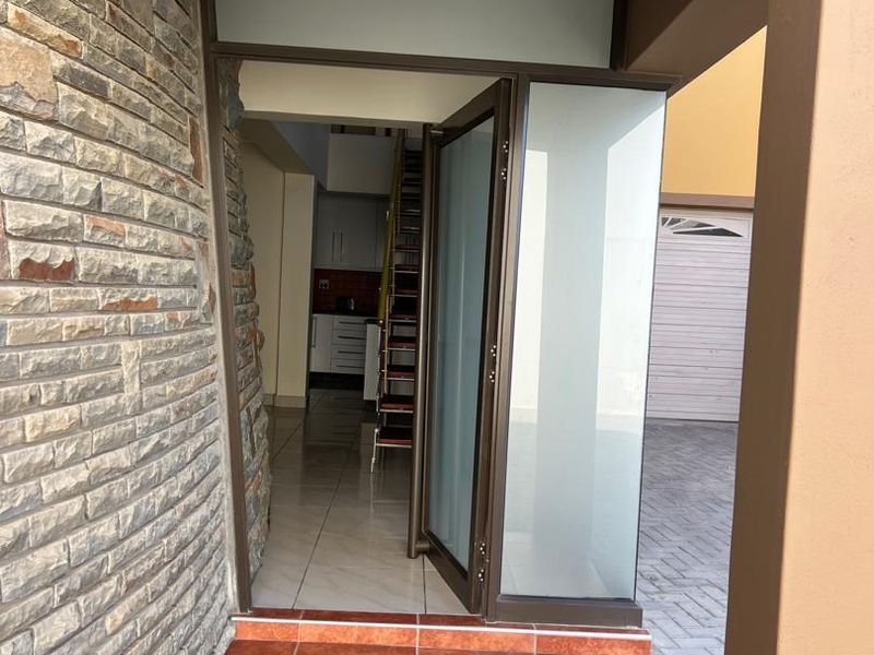 Hot property for sale - Photo 5