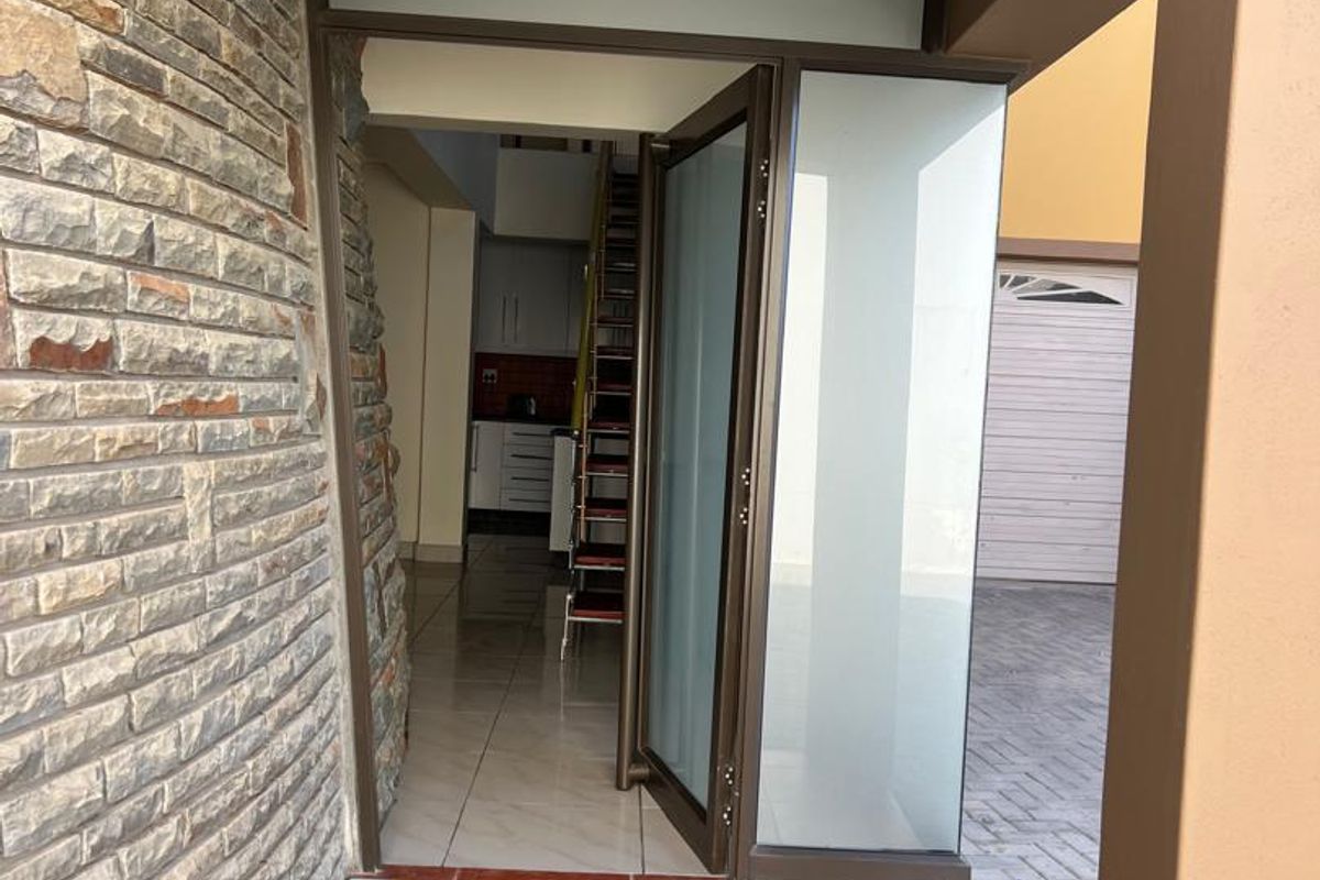 Hot property for sale - Photo 5