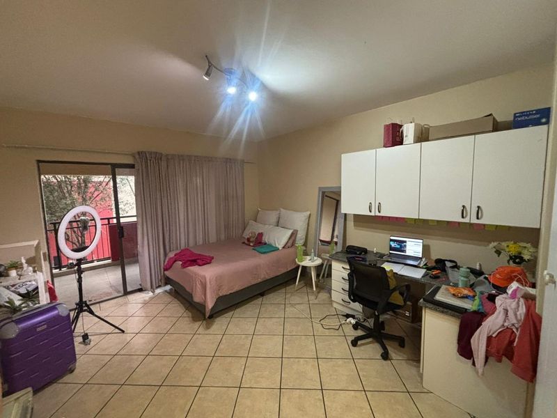 BACHELOR APARTMENT in Oukraal estate for Sale (Investors Only) - Photo 8