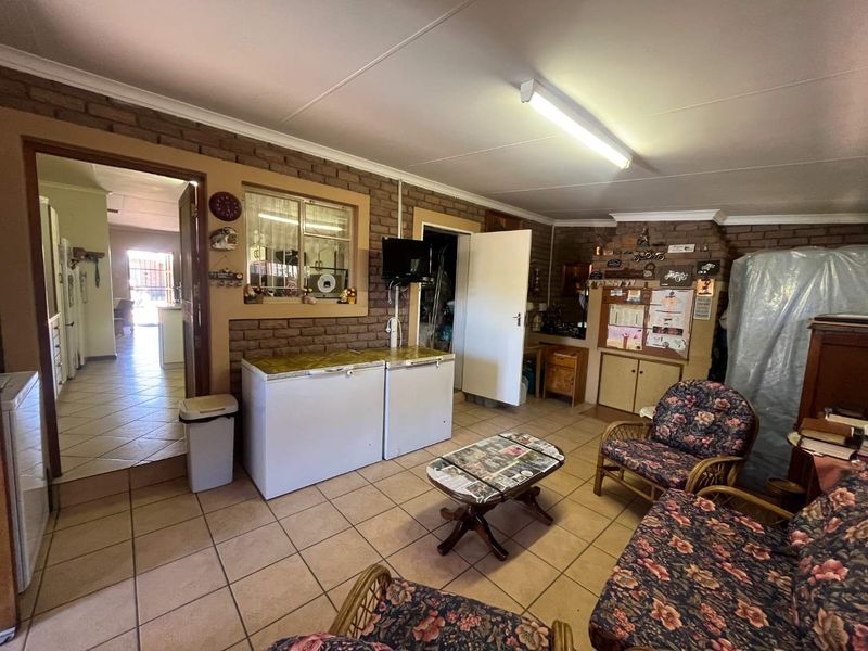 Immaculate 3-Bedroom Townhouse in a Sought-After Complex - Photo 7