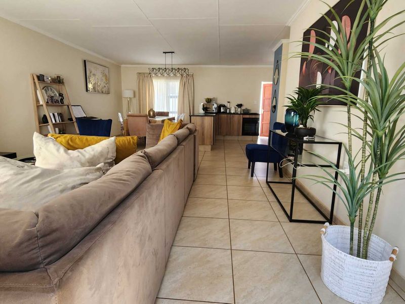 House For Sale in Magaliesburg Country Estate - Photo 3