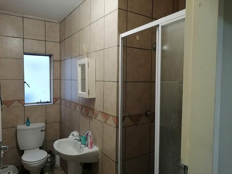 2 Bedroom Apartment for Sale in Vorna Valley - Photo 5