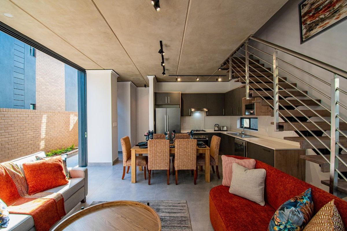 Modern 3-Bedroom with contemporary living! - Photo 3