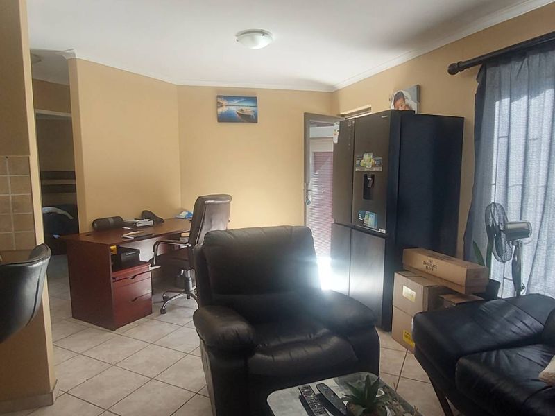 2 Bedroom for sale in the lagoon - Photo 3