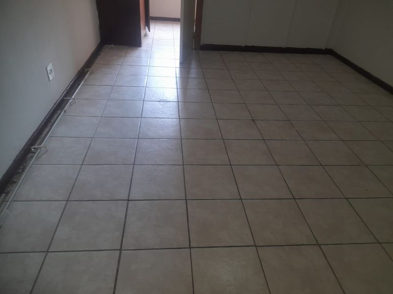 Bachelor Apartment for sale in High Hylton. - Photo 6