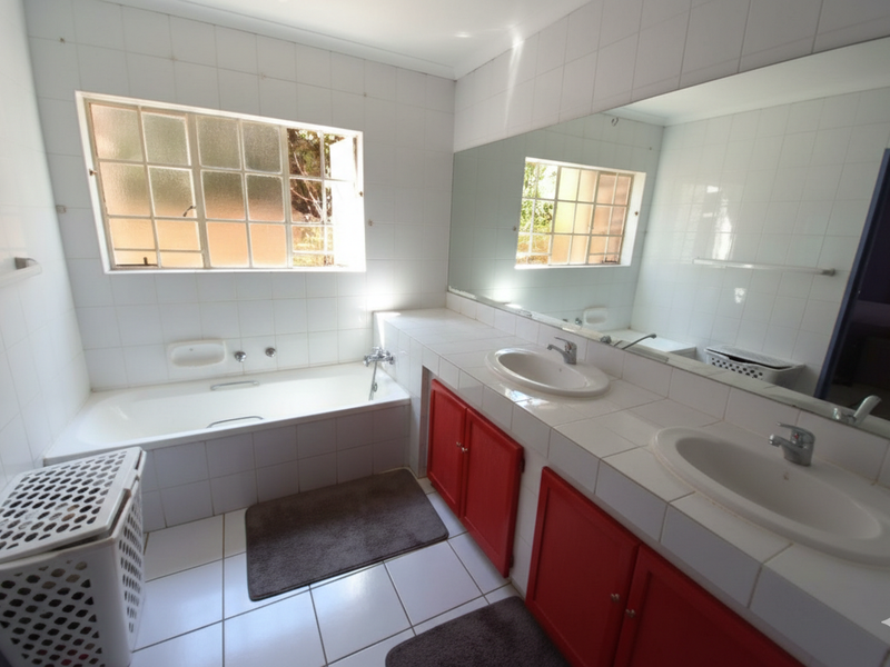 4 bedroom pool -flatlet - Photo 7