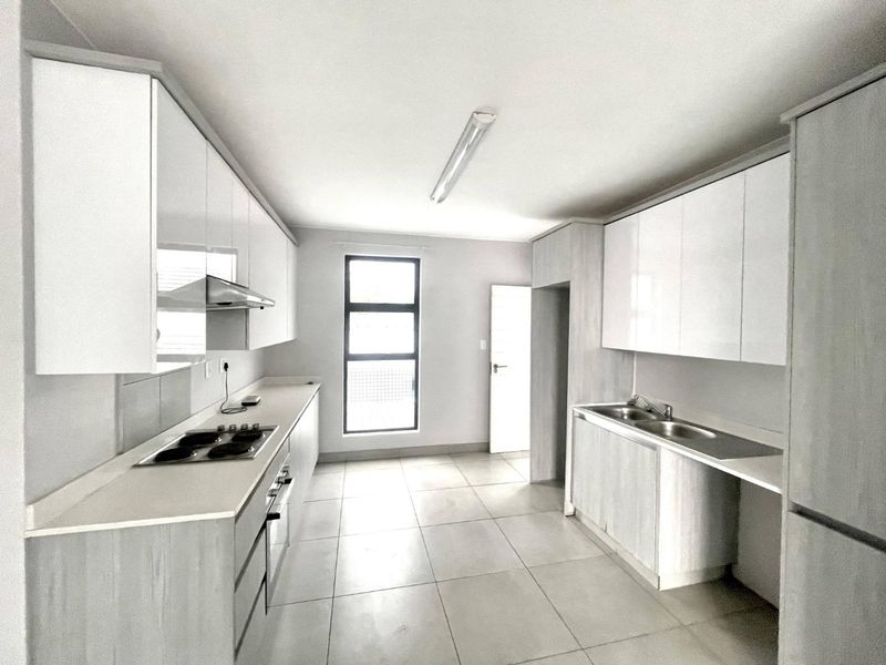 Prime Investment Opportunity: Apartment in Lyttelton Manor, Centurion – Ideal for Strong Rental Yields and Young Professionals. - Photo 4