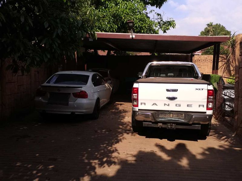 3 BED, 2 BATH HOUSE TO RENT - Photo 2