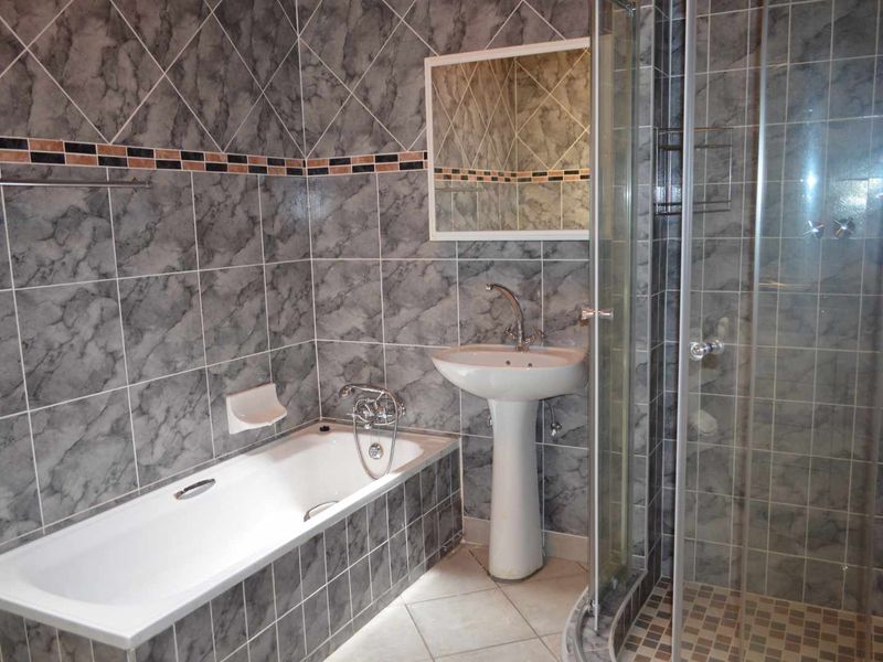 For Sale or To Let in Okahandja! - Photo 8