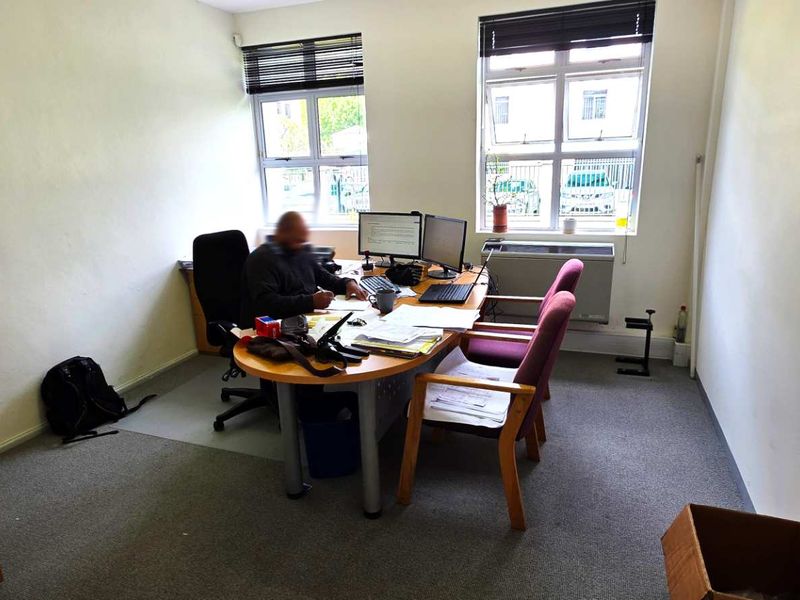 Spacious First Floor Office in Westlake - Photo 7