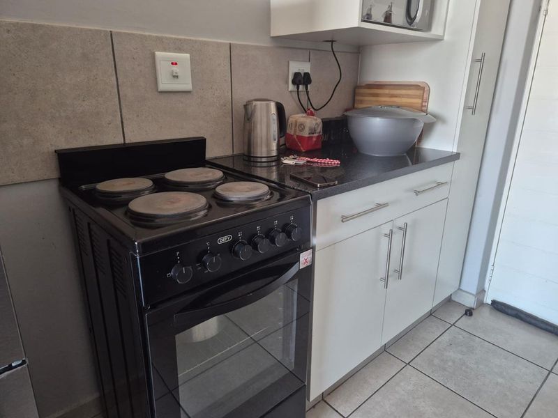 Cranes@Riverside - R 585 000, 2 Beds, 1 Bath - Photo 10