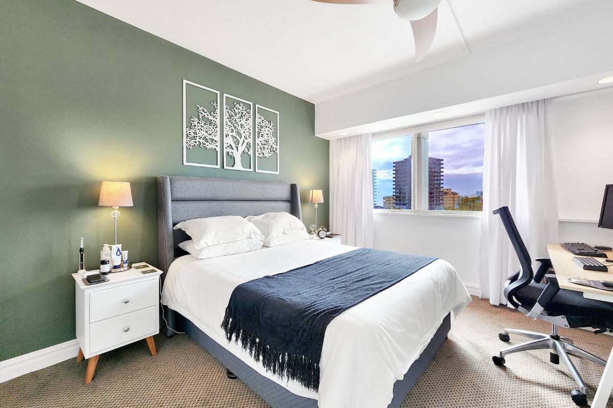 Furnished one bedroom apartment to rent in Sea Point - Photo 2