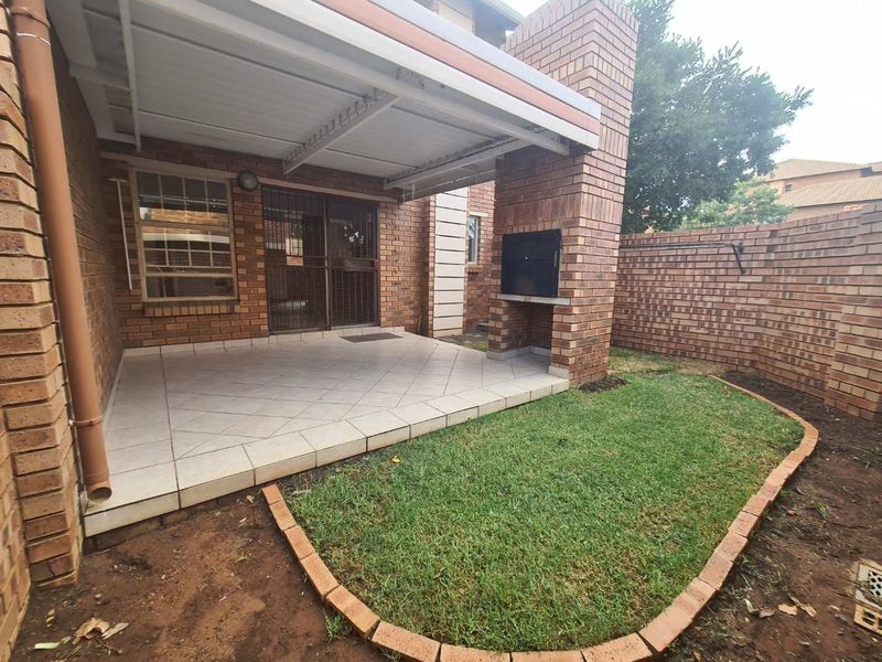 Perfect lock up and go available from September 2026! - Photo 4