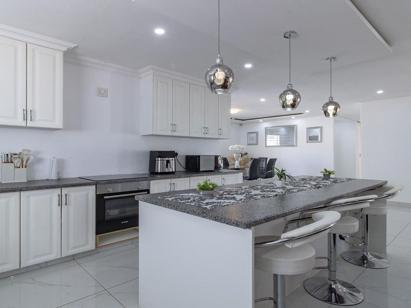 Your perfect escape in one of Parklands’ most peaceful pockets. - Photo 7