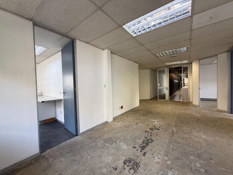 Prime Office Space Available for Lease at Hyde Park Lane - Photo 9