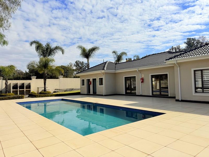 Spacious 3-Bedroom Apartment: Luxury Living, Perfect Location - Photo 4