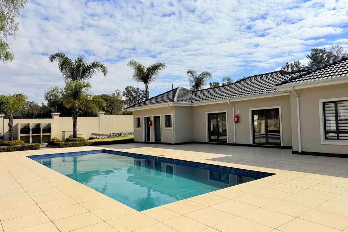 Spacious 3-Bedroom Apartment: Luxury Living, Perfect Location - Photo 4