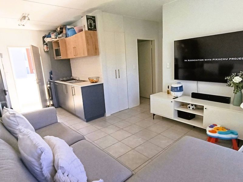 Modern 2-Bedroom Apartment in a Secure Estate - Photo 3